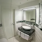 Novawisla & 4* Visla